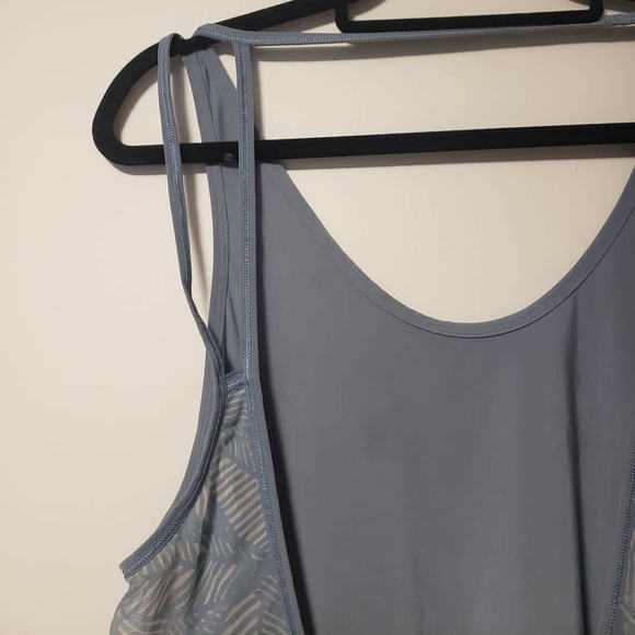 Lululemon fall back tank - Picture 1 of 3
